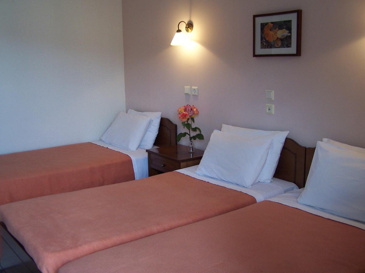 Valia Calda Hotel Perivoli  Room photo